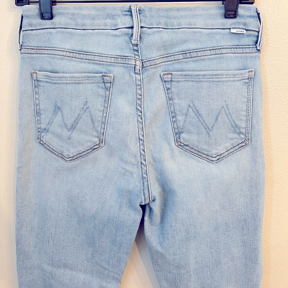 MOTHER the Looker Crop Jeans - 27